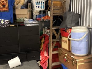 10 x 10 storage unit in Hobart, IN