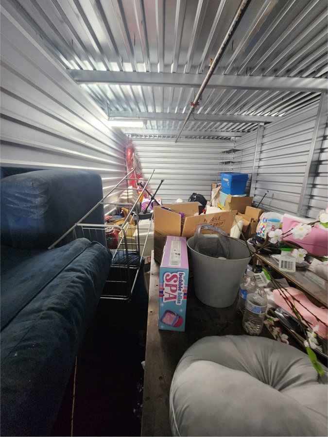 10 x 20 storage unit in Philadelphia, PA