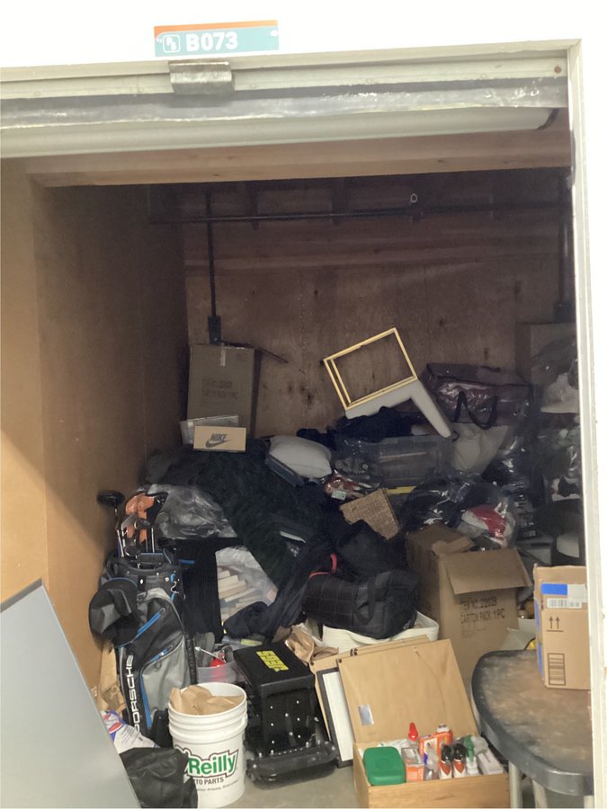 10 x 15 storage unit in Oakland, CA