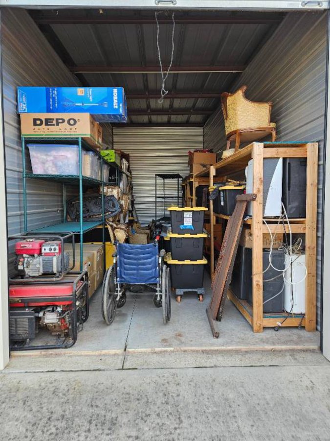 10 x 25 storage unit in Moore, OK