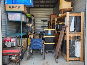 10 x 25 unit in Moore