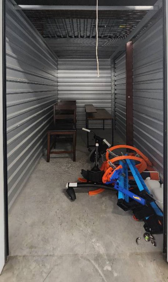 5 x 10 storage unit in Plano, TX