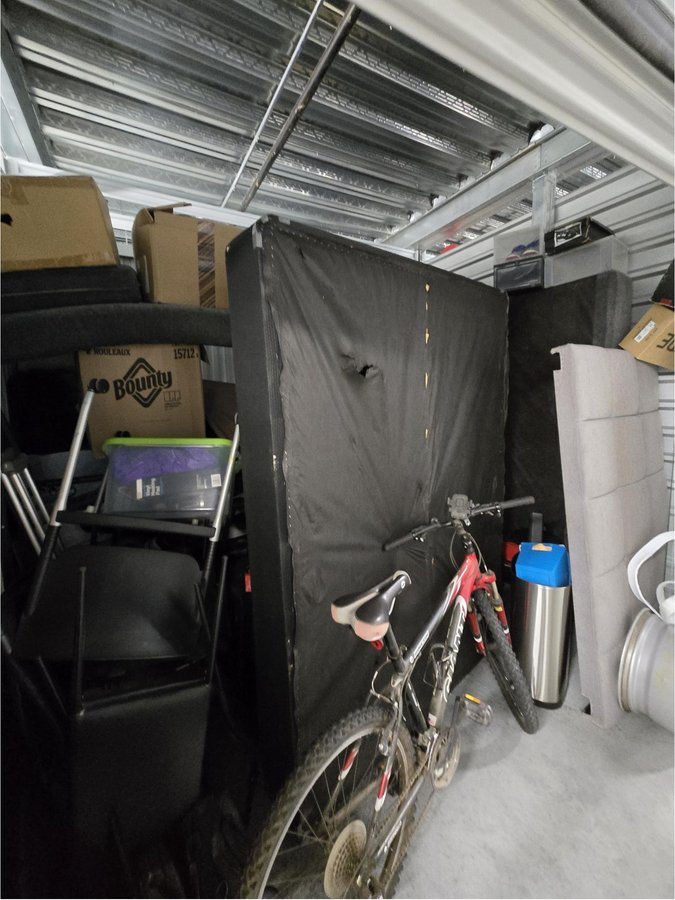 10 x 10 storage unit in Huntersville, NC