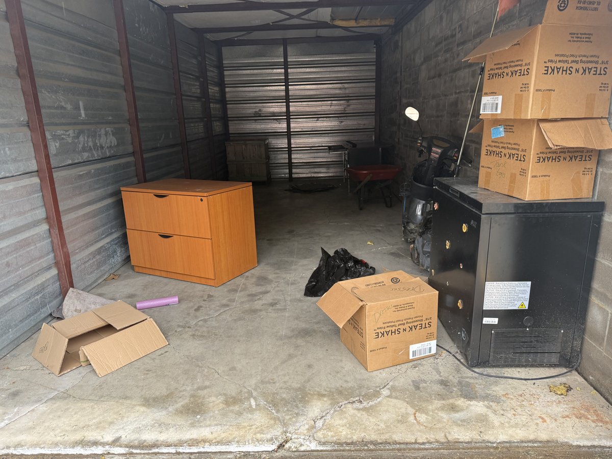 10 x 25 storage unit in Des Moines, IA