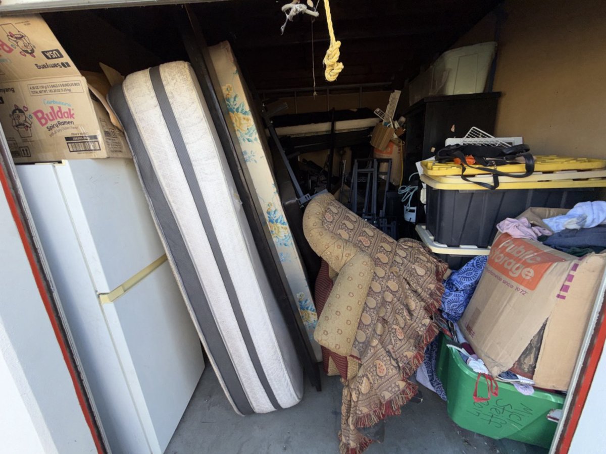10 x 15 storage unit in Ventura, CA
