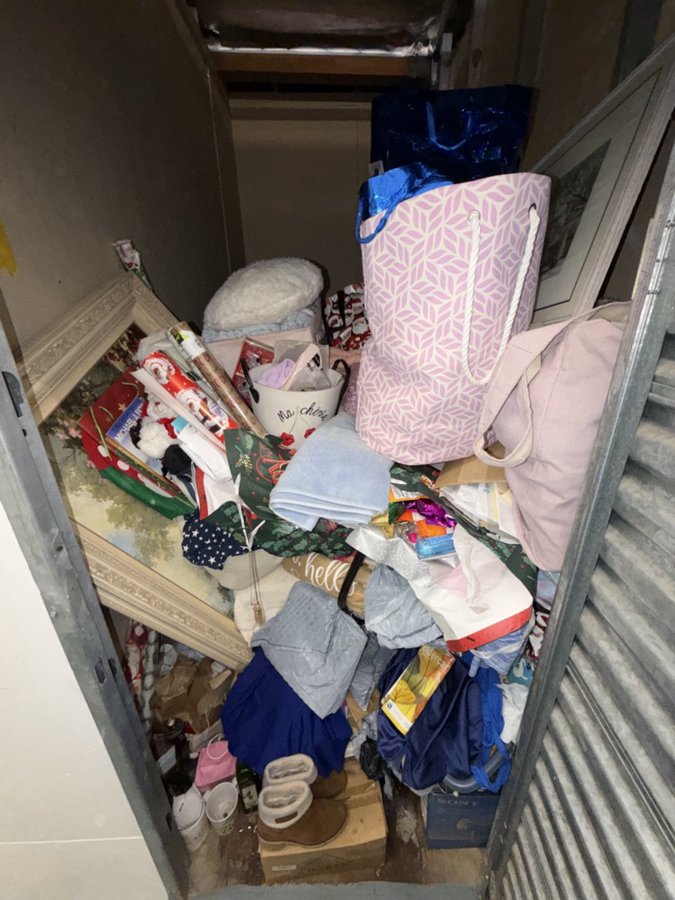 5 x 10 storage unit in Ventura, CA