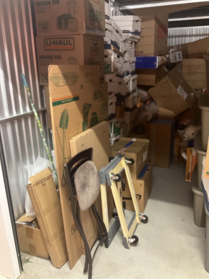 10 x 20 storage unit in Irvine, CA