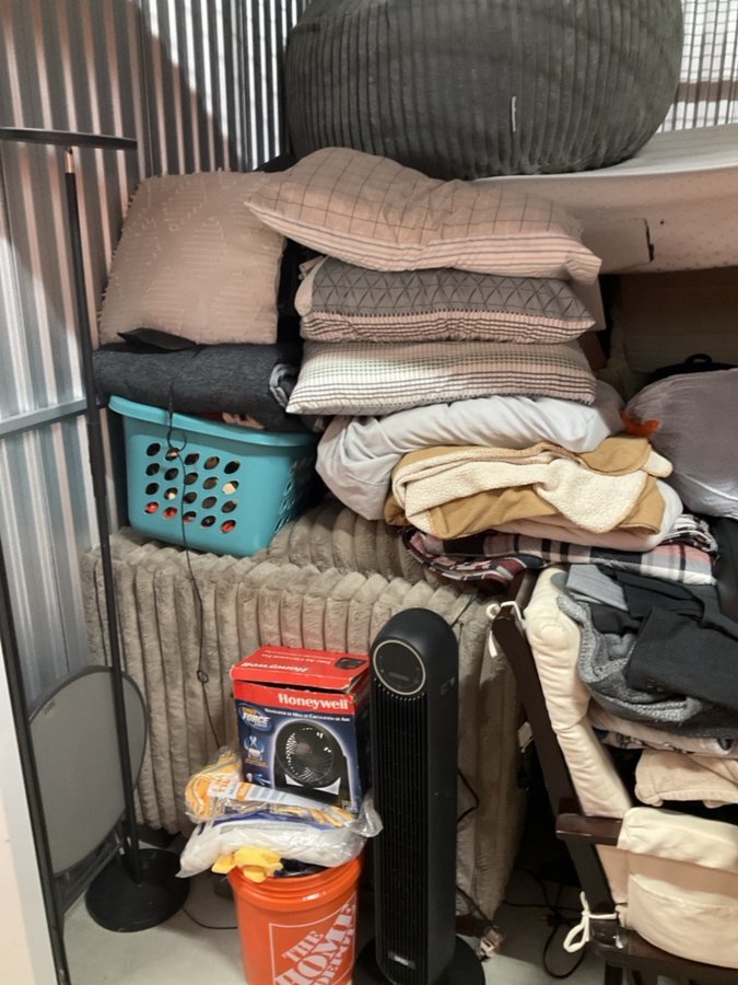10 x 10 storage unit in Irvine, CA