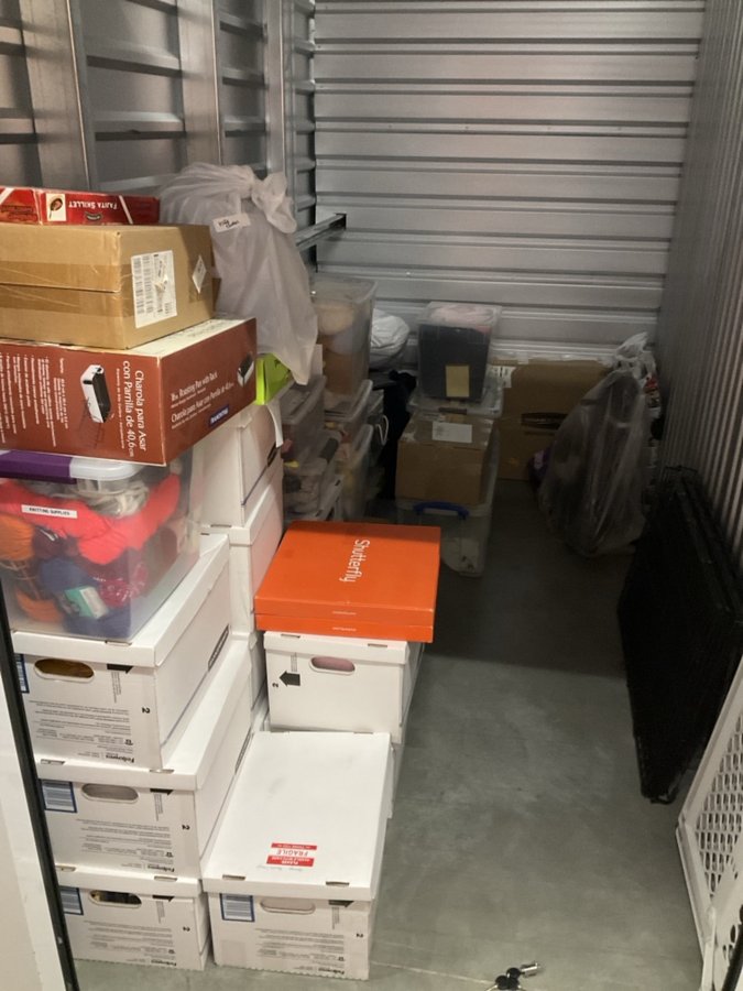 5 x 10 storage unit in Irvine, CA