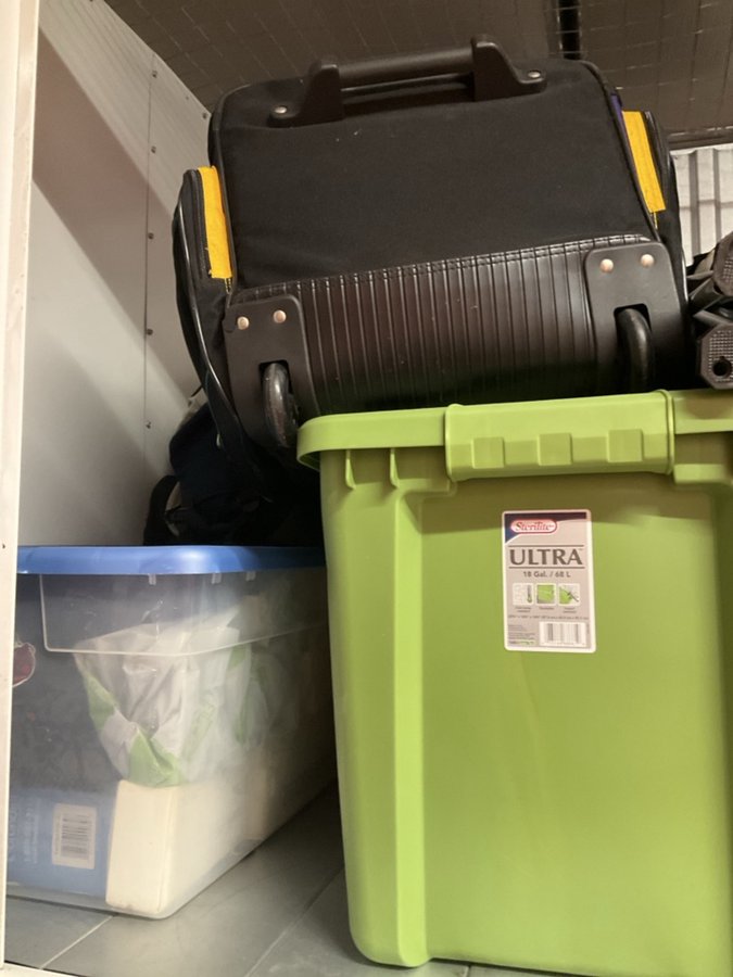 5 x 4 storage unit in Irvine, CA