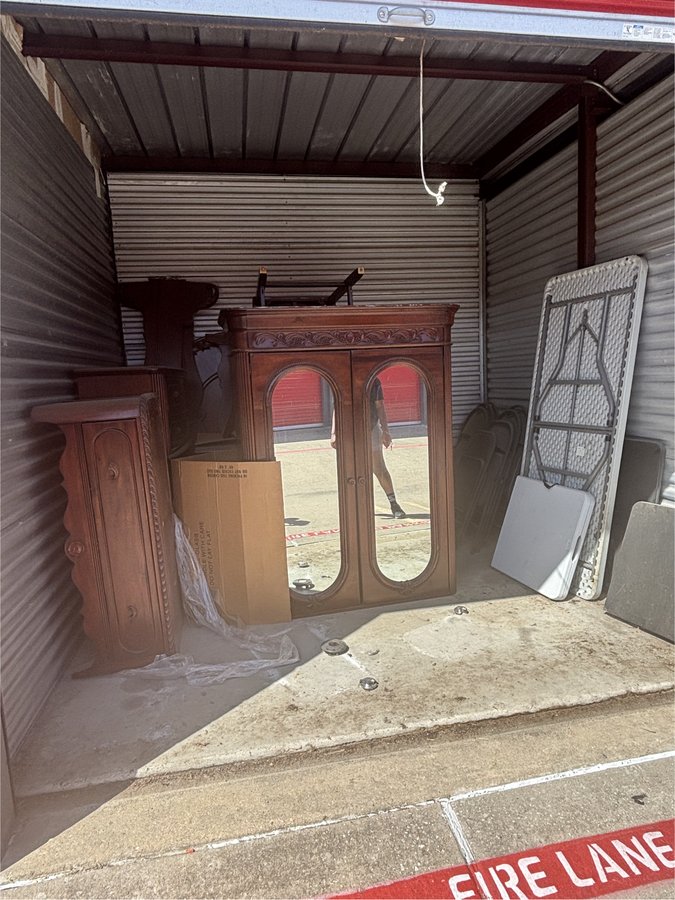 10 x 10 storage unit in Dallas, TX