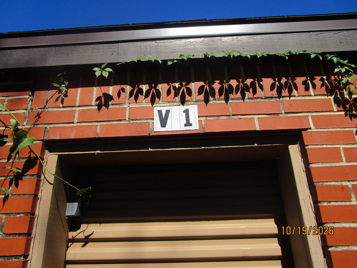 5 x 10 storage unit in Jacksonville, FL