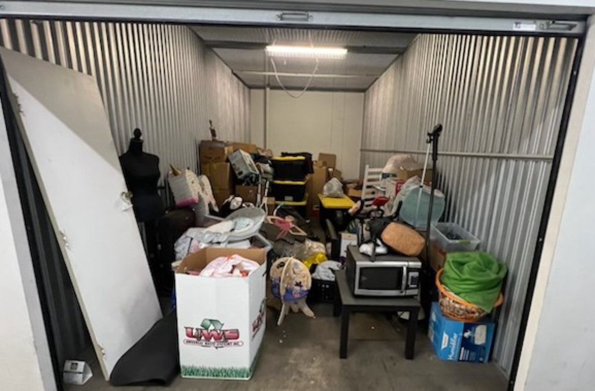 10 x 20 storage unit in South Gate, CA