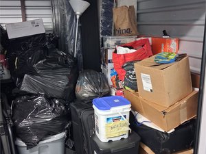 10 x 10 unit in Clinton