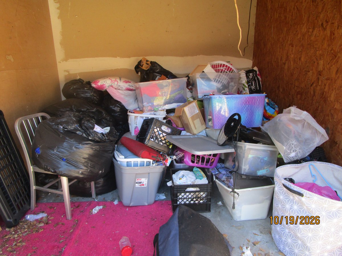 10 x 10 storage unit in Jacksonville, FL