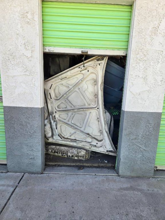 5 x 10 storage unit in Riverside, CA