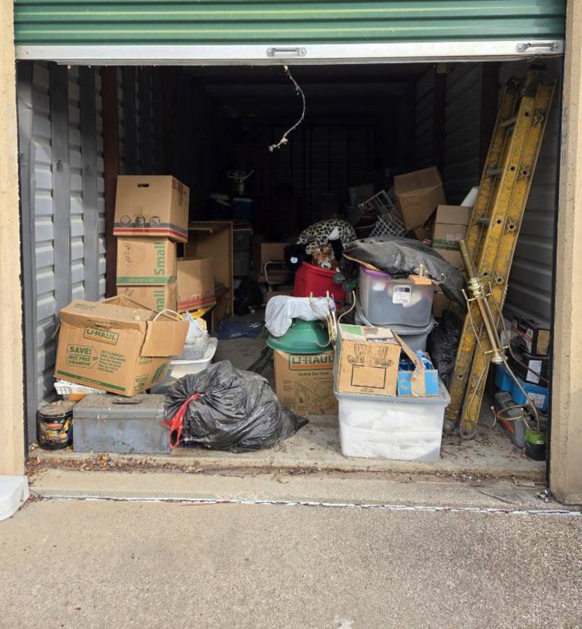 10 x 30 storage unit in Watauga, TX