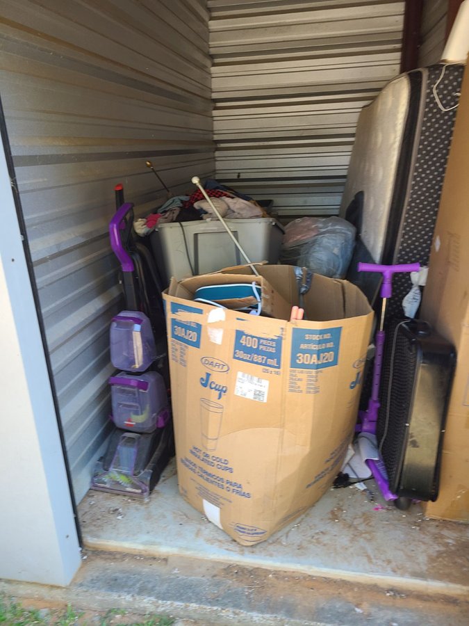 5 x 10 storage unit in Monroe, LA