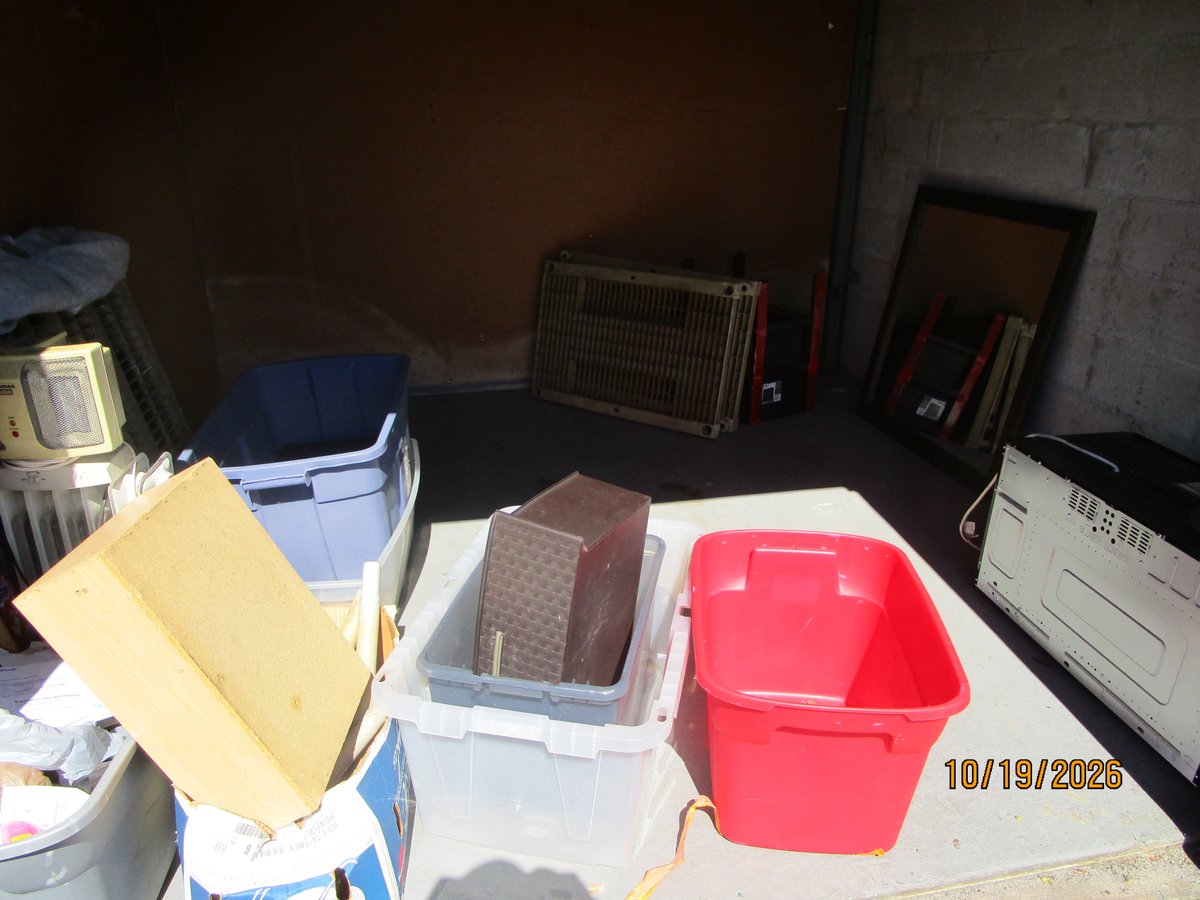 10 x 10 storage unit in Jacksonville, FL