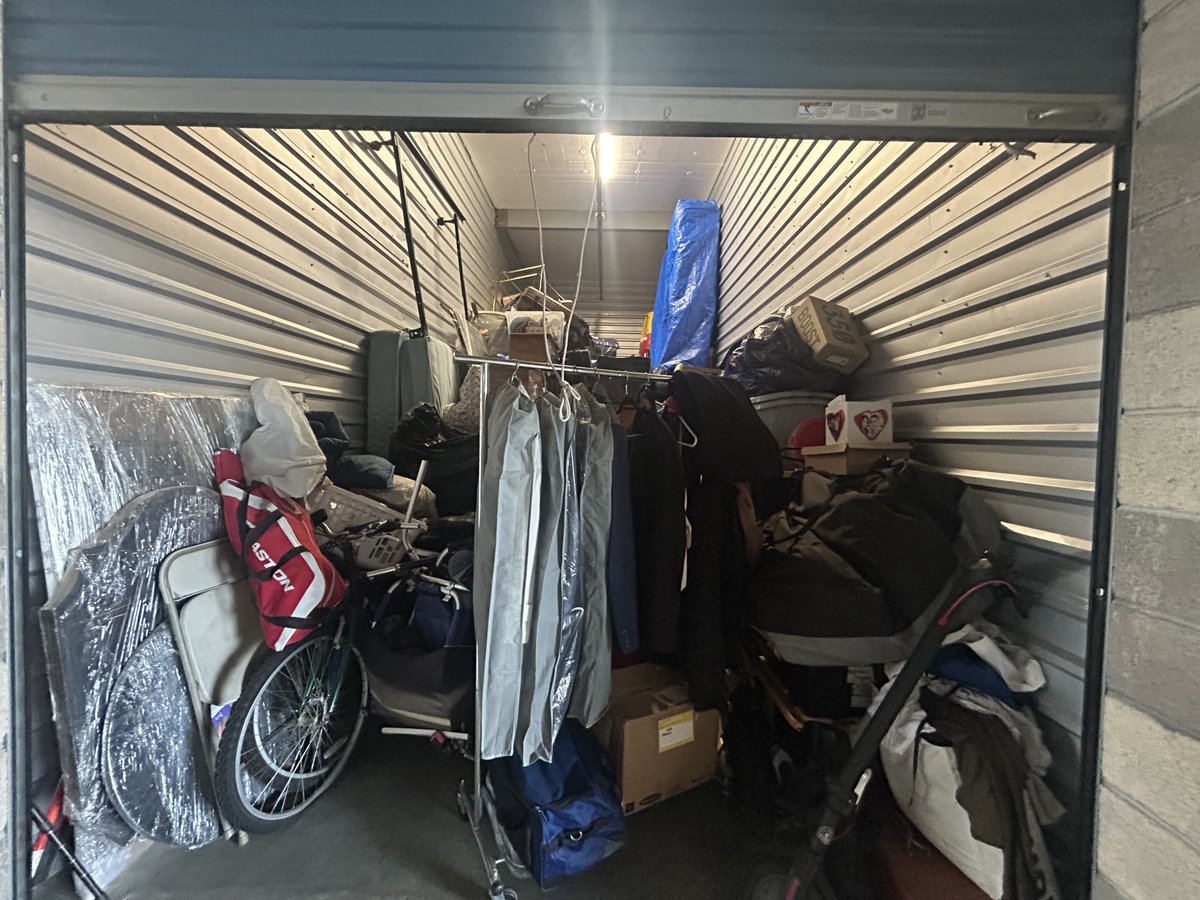 10 x 30 storage unit in South Gate, CA