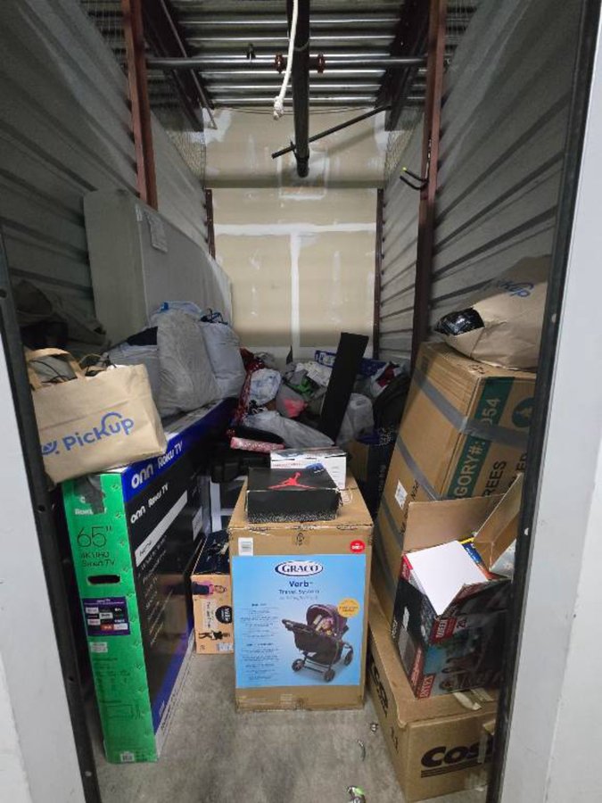 5 x 10 storage unit in Las Vegas, NV
