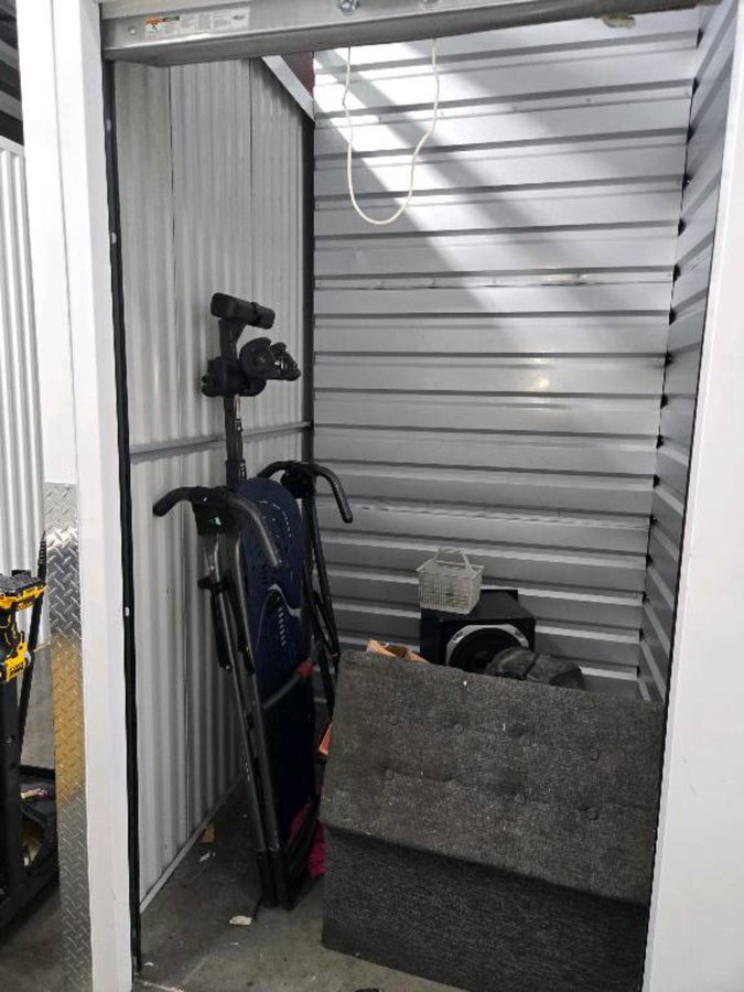 5 x 5 storage unit in Las Vegas, NV