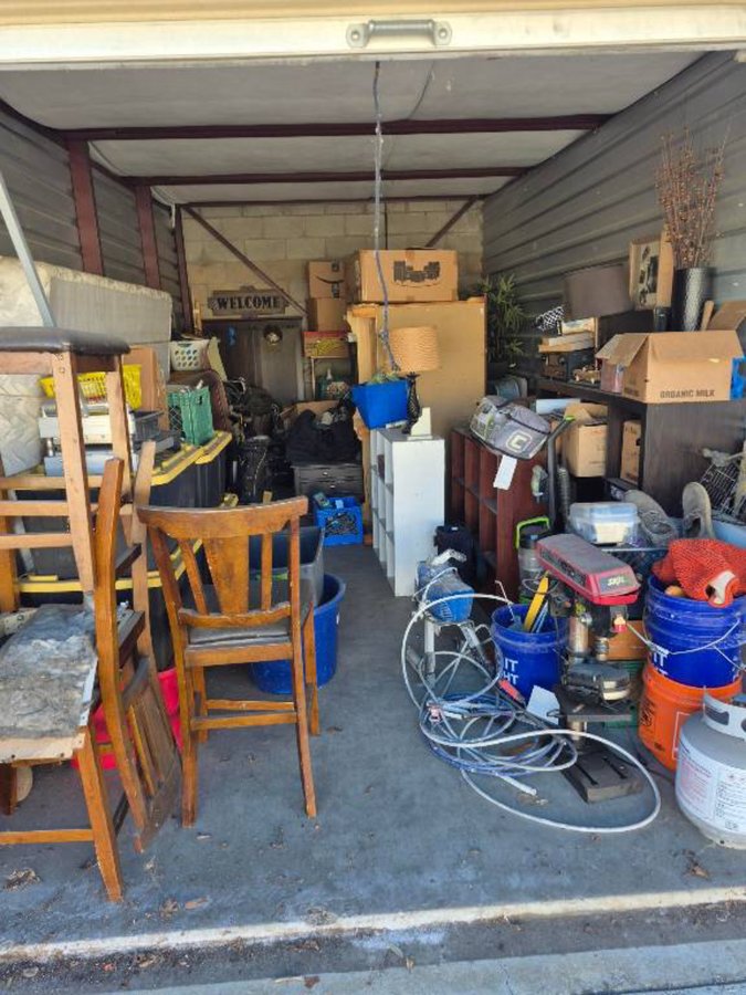 10 x 20 storage unit in Lodi, CA