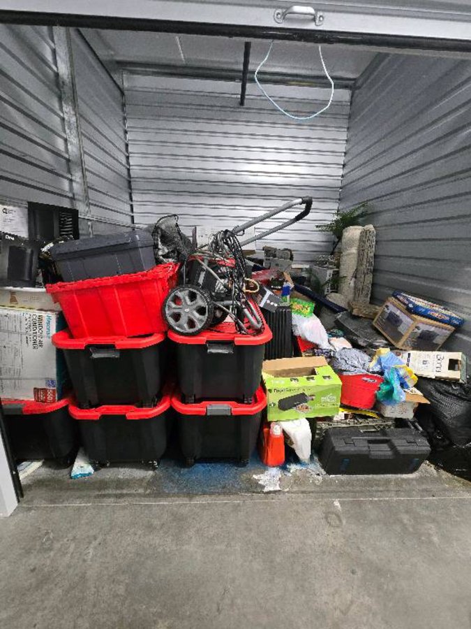 10 x 10 storage unit in Las Vegas, NV
