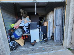 10 x 10 unit in Aurora