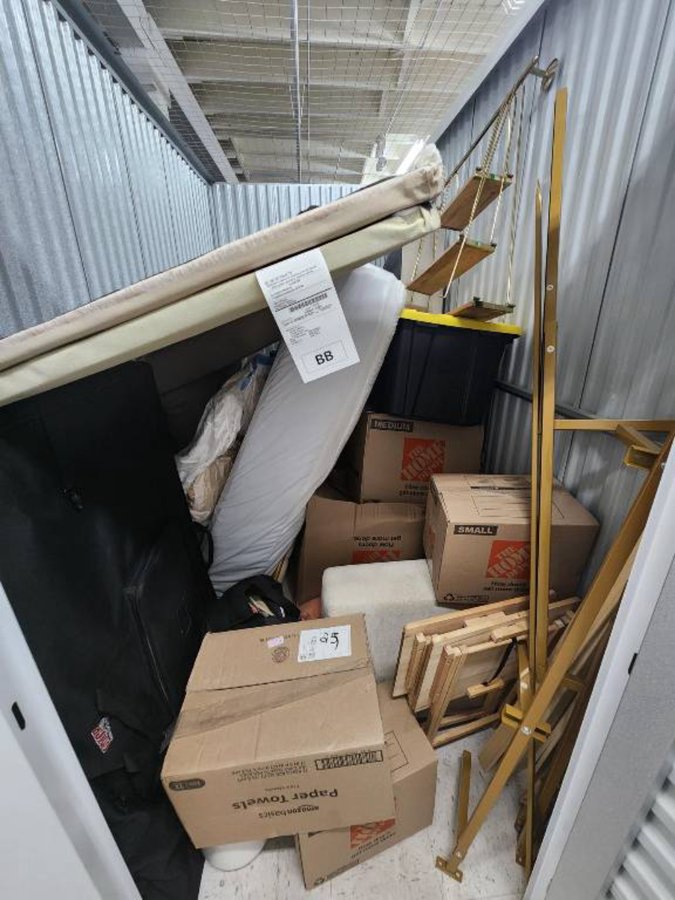 5 x 10 storage unit in Chicago, IL