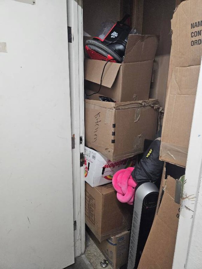 5 x 2 storage unit in Santa Cruz, CA