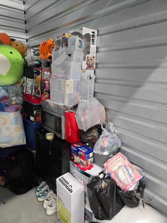 10 x 10 storage unit in Henderson, NV