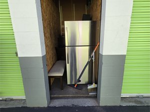 5 x 10 storage unit in Glendale, CA