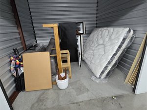 10 x 10 unit in Hawthorne