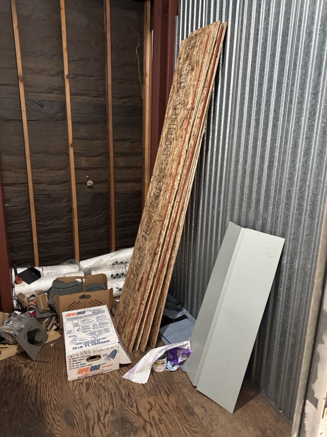10 x 10 storage unit in Hayward, CA