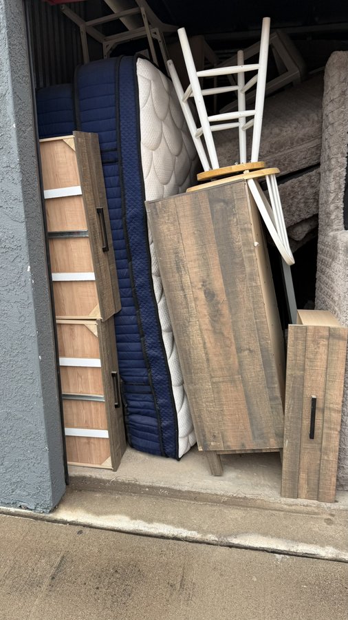10 x 15 storage unit in Tempe, AZ