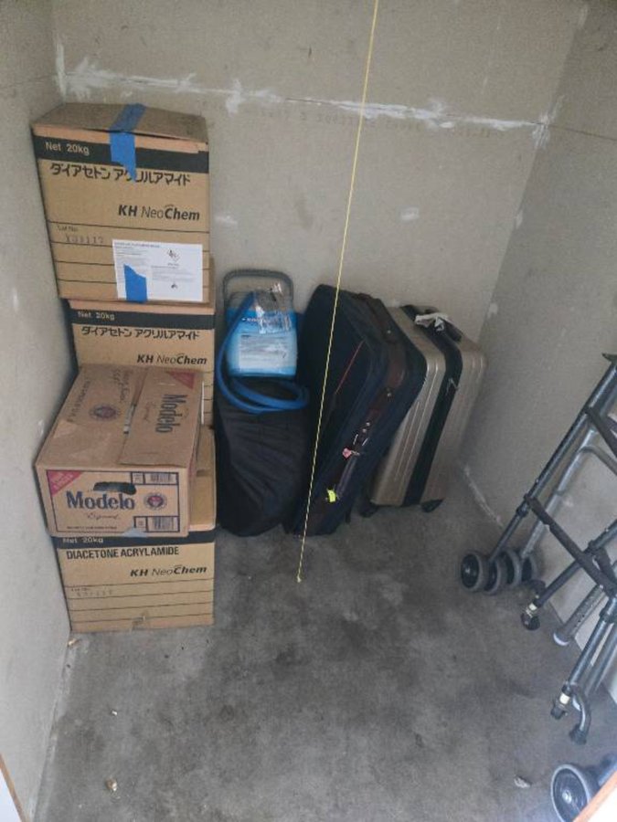 5 x 5 storage unit in Oakland, CA