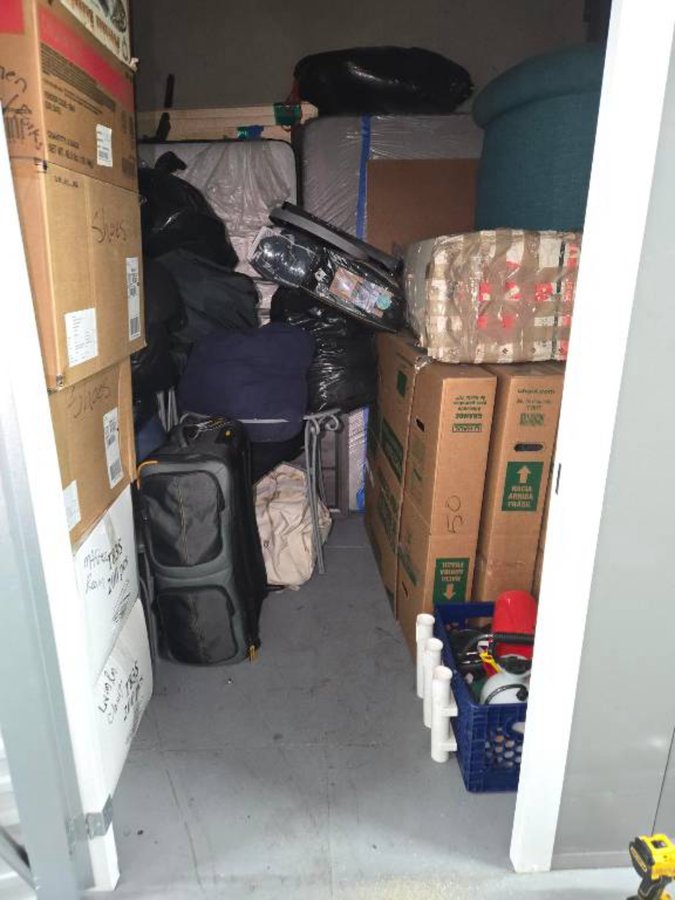 10 x 9 storage unit in Paramount, CA