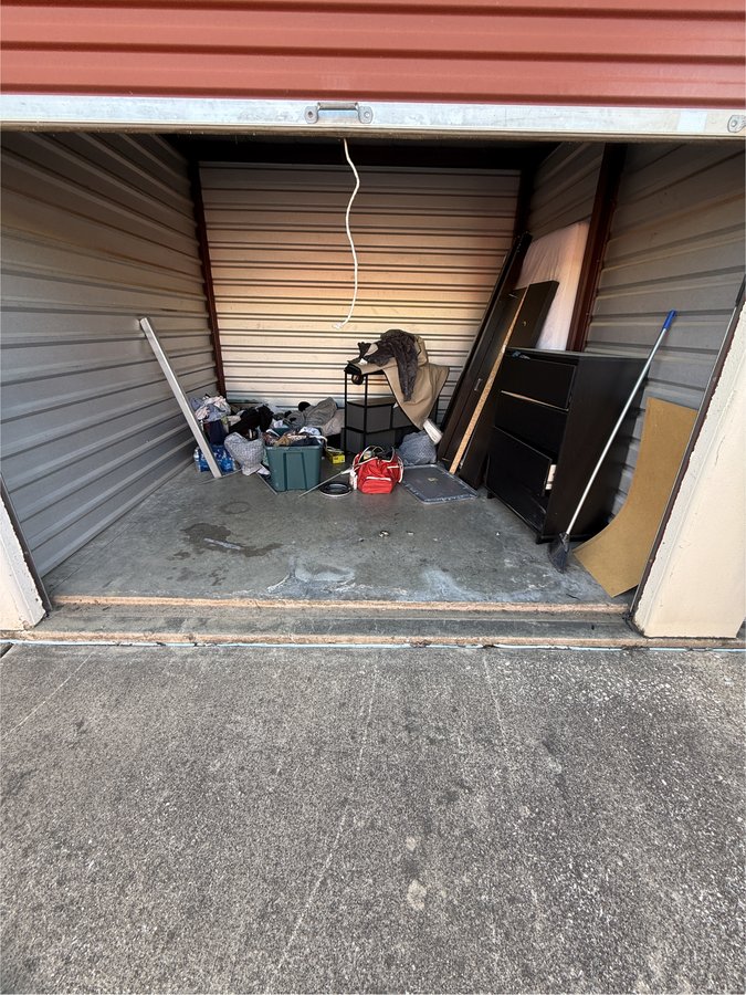 10 x 10 storage unit in Arlington, TX