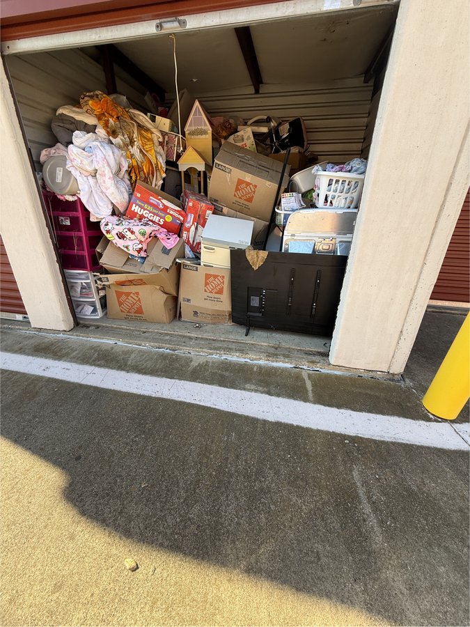 10 x 10 storage unit in Arlington, TX