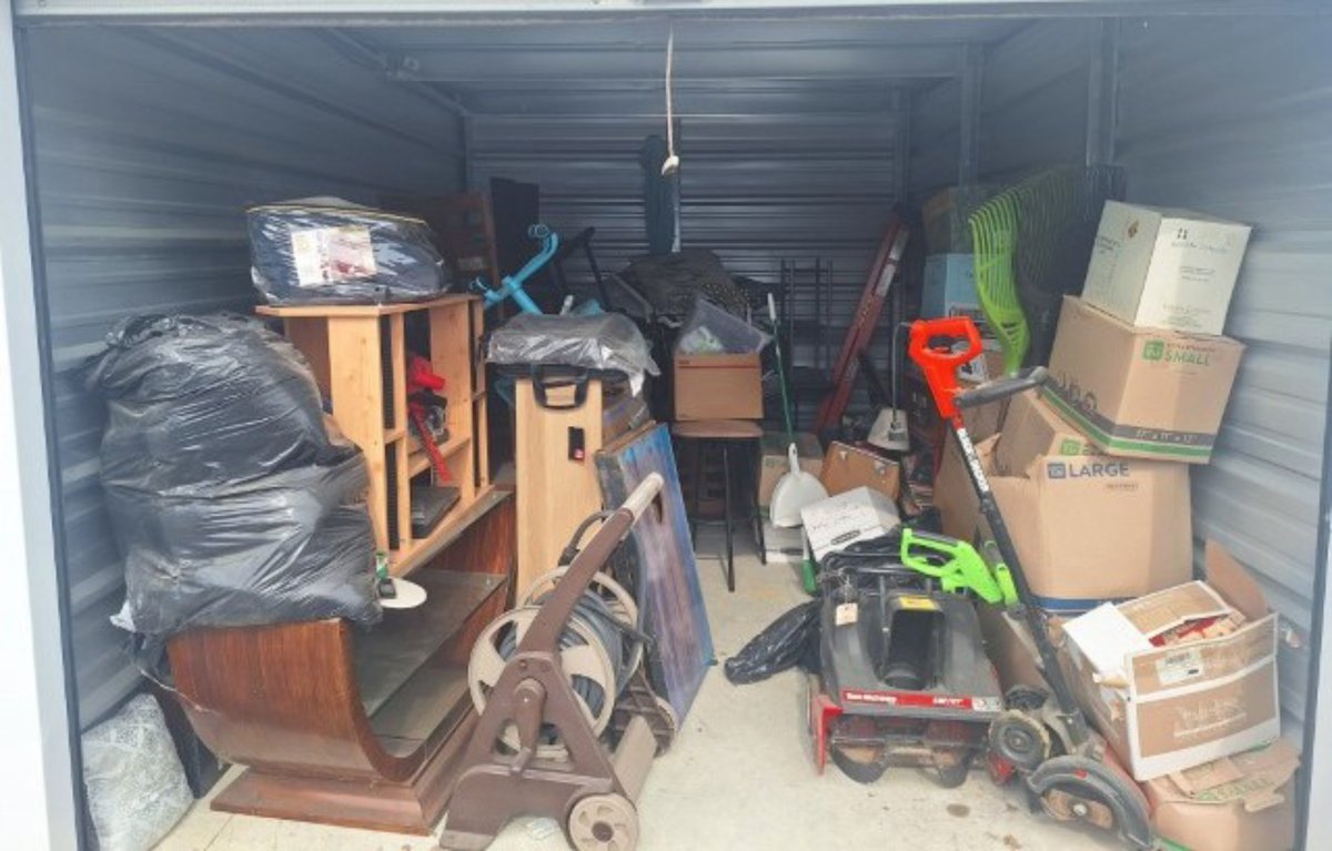 10 x 15 storage unit in Indianapolis, IN