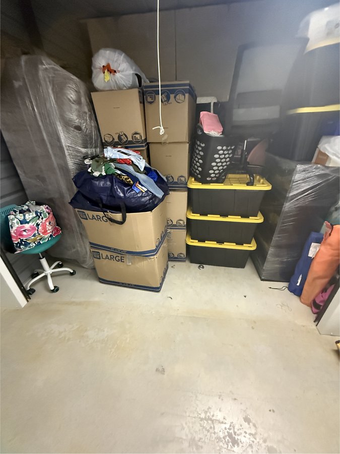 10 x 10 storage unit in Tomball, TX