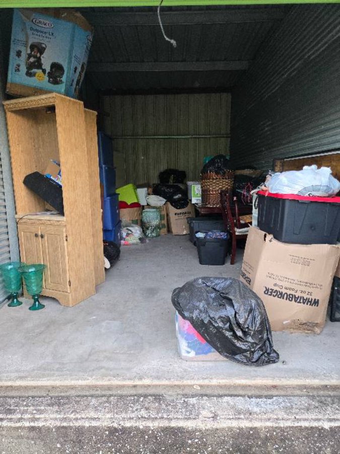 10 x 20 storage unit in Baytown, TX