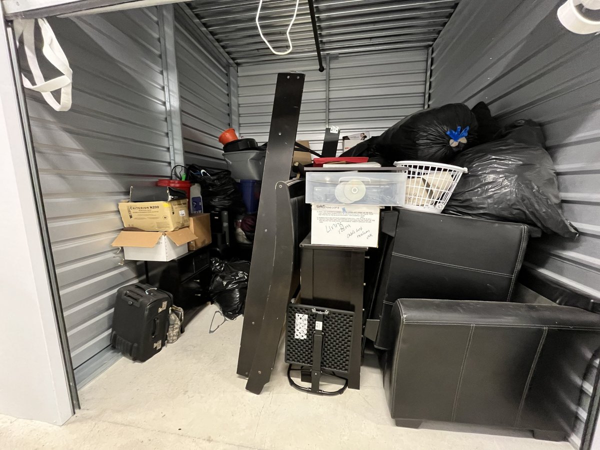 10 x 10 storage unit in Tacoma, WA