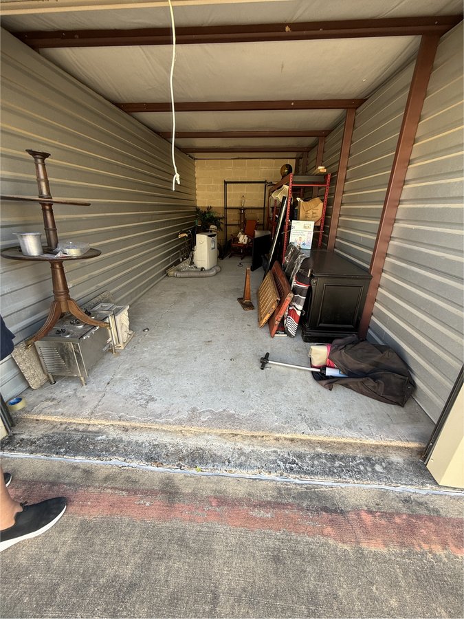 10 x 25 storage unit in Tomball, TX