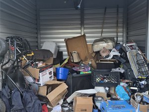 10 x 10 storage unit in Pico Rivera, CA