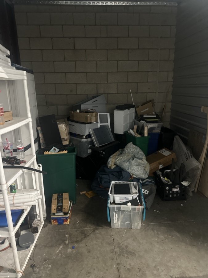 10 x 10 storage unit in Anaheim, CA