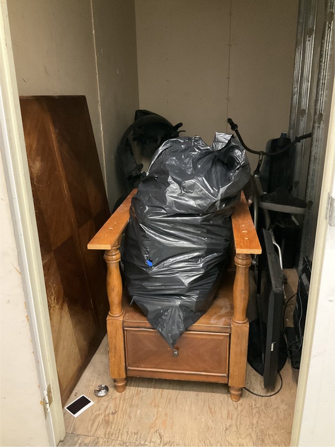 5 x 10 storage unit in Pacoima, CA