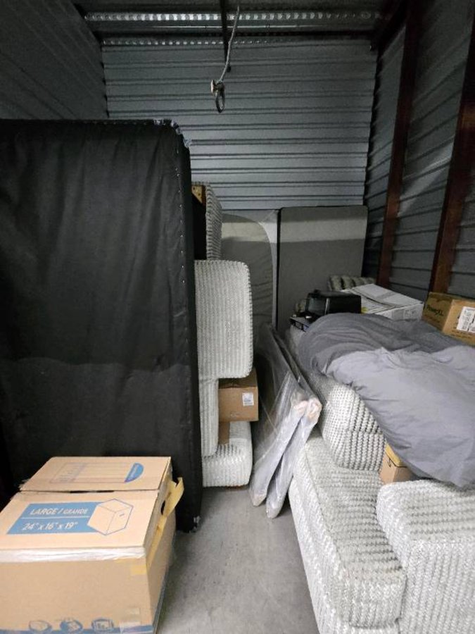 10 x 10 storage unit in North Las Vegas, NV