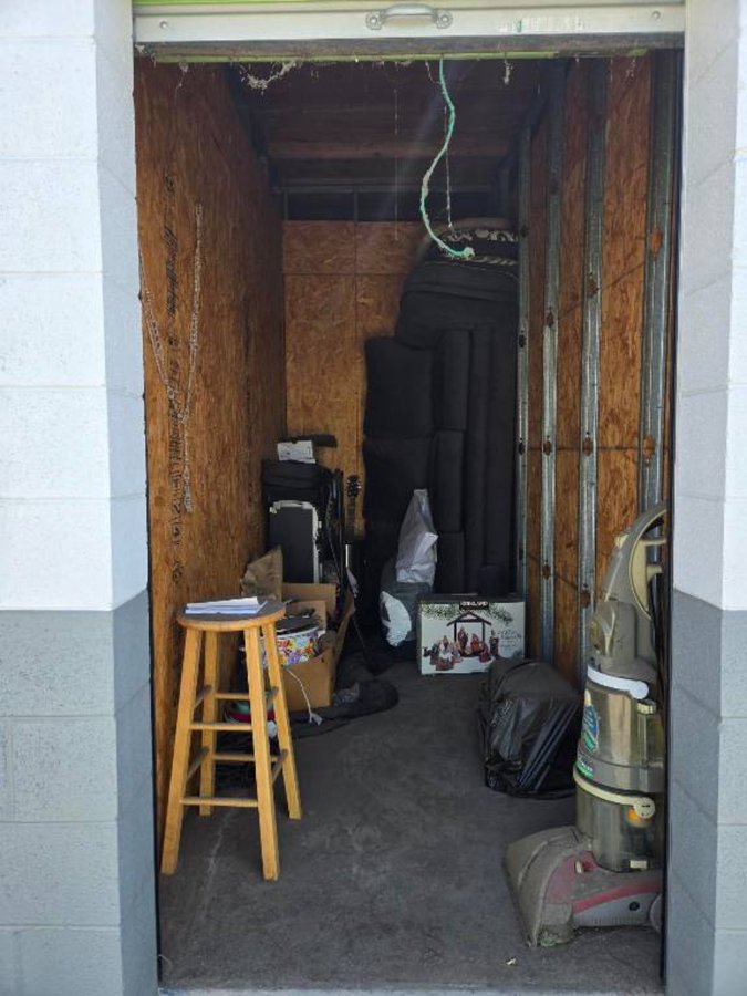5 x 10 storage unit in San Dimas, CA